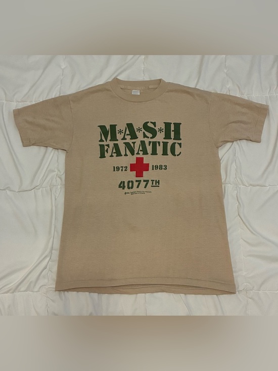 Vintage Other - Vintage 1983 M*A*S*H Fanatic T-Shirt Beige with Green Print Size M